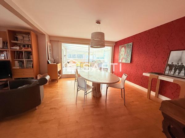 MAISON DE 364 M2 SUR TERRAIN DE 902 M2 A REGUINY