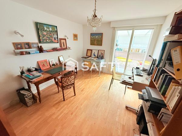 MAISON DE 364 M2 SUR TERRAIN DE 902 M2 A REGUINY