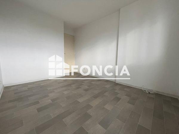 Location Appartement 2 pièces 51.29 m² - 20 RUE MICHELET Hyeres 83400