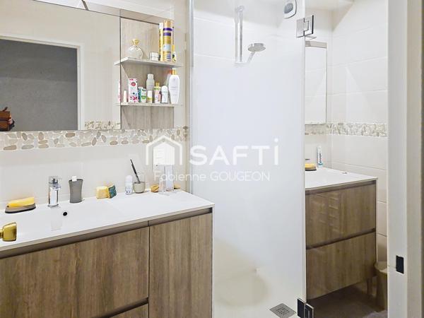 Appartement de 97 m² en copropriété dans une résidence sécurisée , 3 chambres deux salles d'eau