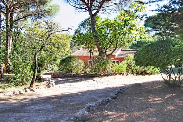 EXCLUSIVITÉ A VENDRE - Maison Vidauban 85 m² , 3 chambres, beau terrain avec piscine et carport .