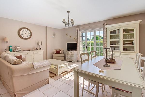 EXCLUSIVITÉ A VENDRE - Maison Vidauban 85 m² , 3 chambres, beau terrain avec piscine et carport .