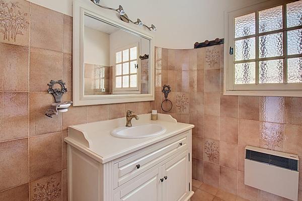 EXCLUSIVITÉ A VENDRE - Maison Vidauban 85 m² , 3 chambres, beau terrain avec piscine et carport .