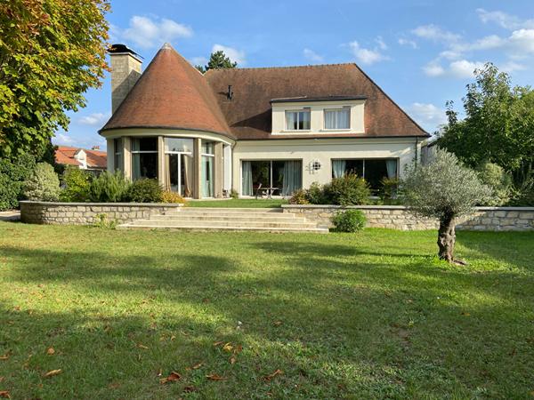 Maison Chantilly 14 pièce(s) 244.08 m2