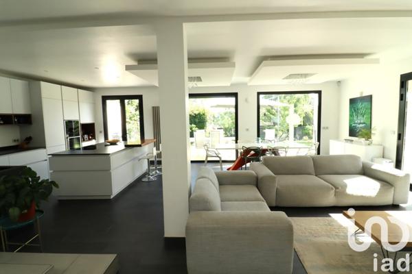 Maison à vendre 6 pièces 195 m² Saint-Germain-en-Laye