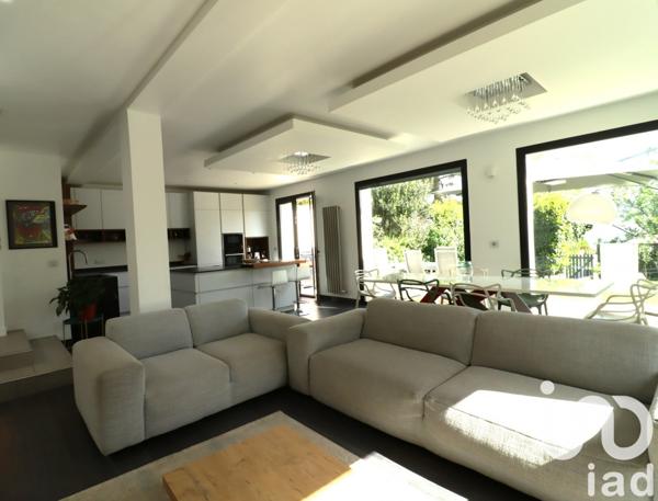 Maison à vendre 6 pièces 195 m² Saint-Germain-en-Laye