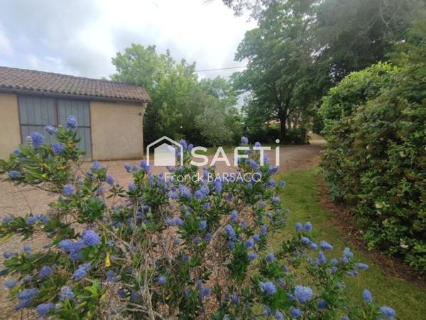 VASTE MAISON DE MAITRE AVEC DEPENDANCES ET JARDIN