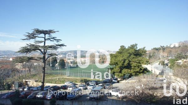 Appartement 3 pièces de 65 m² à Marseille (13015)