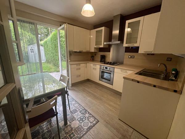 Appartement 5 pièces de 106 m² avec jardin sans vis à vis et garage !