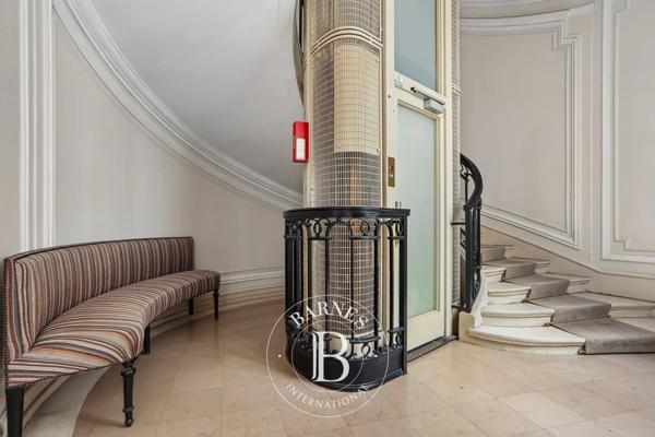 Paris 7ème, Appartement 2 Chambres -  80 m² à vendre