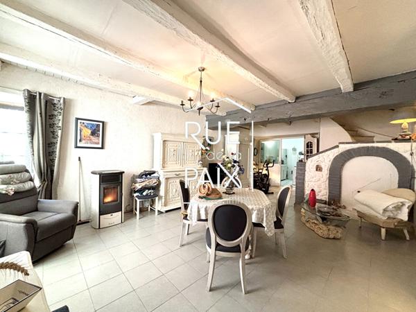 79200 PARTHENAY Maison de charme au coeur de Parthenay, proche des commodités