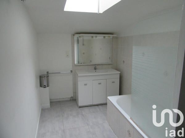 House for sale 3 rooms 74 m² La Chapelle-Saint-Laurent