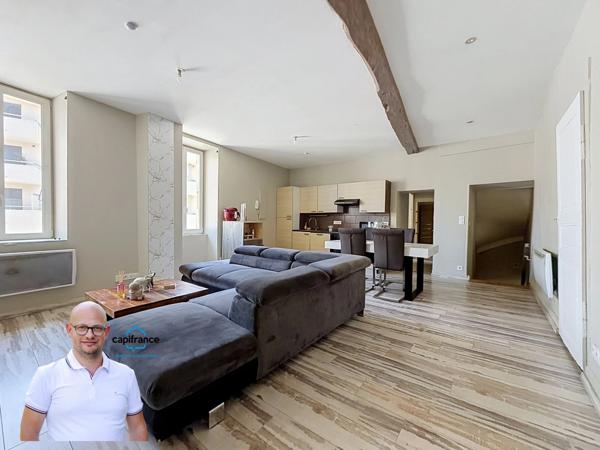 Immeuble de rapport en hyper-centre d'Aoste (38490) – Local commercial loué + T3 libre + Combles aménageables