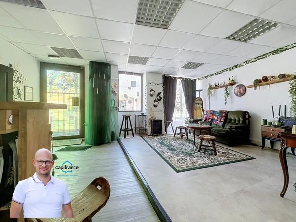 Immeuble de rapport en hyper-centre d'Aoste (38490) – Local commercial loué + T3 libre + Combles aménageables