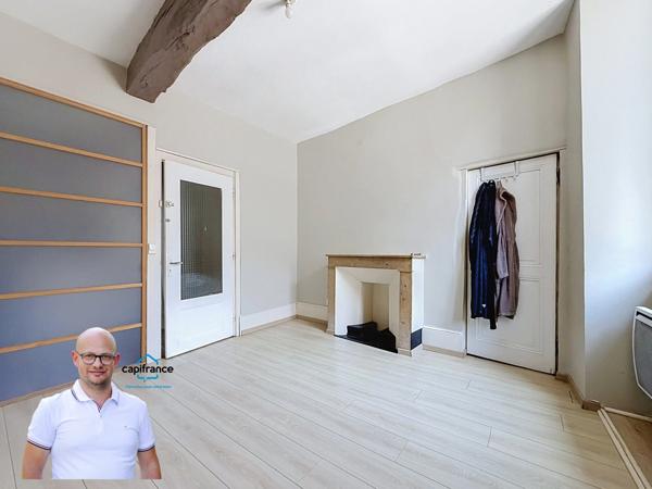 Immeuble de rapport en hyper-centre d'Aoste (38490) – Local commercial loué + T3 libre + Combles aménageables