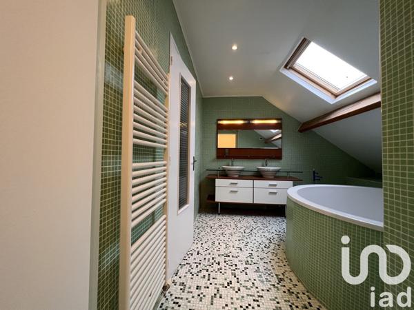 Maison traditionnelle 6 pièces de 140 m² à Pont-Sainte-Marie (10150)