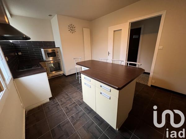 Maison traditionnelle 6 pièces de 140 m² à Pont-Sainte-Marie (10150)