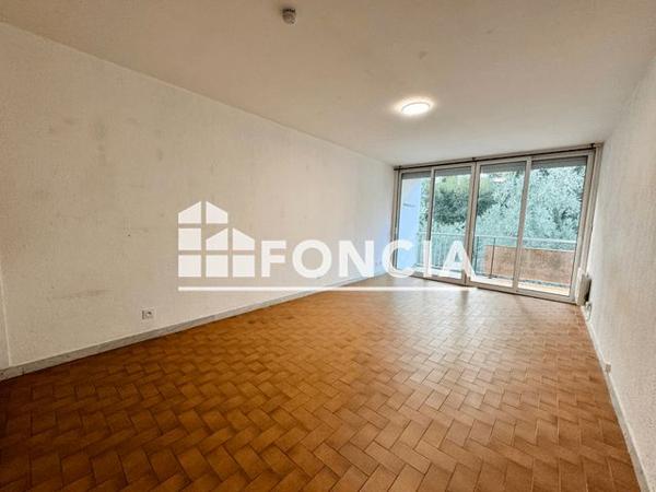 Location Studio 31.4 m² - 352 CHEMIN DE LA CALADE Toulon 83000