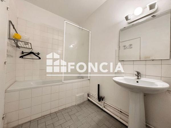 Location Studio 31.4 m² - 352 CHEMIN DE LA CALADE Toulon 83000