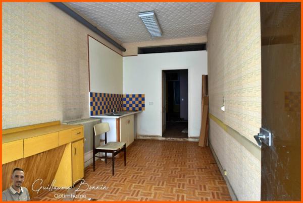 Local Commercial / Bureau à rénover au cœur de Poitiers