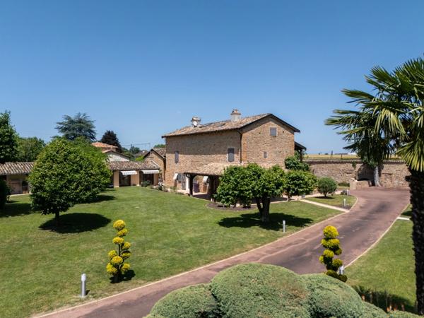 Maison à vendre 9 pièces proche de MACON (71)
