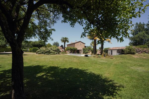 Maison à vendre 9 pièces proche de MACON (71)