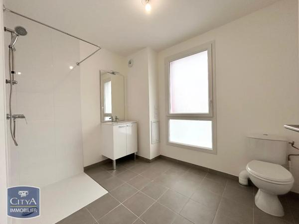 Appartement à louer 2 pièces 48.36m² Valenciennes (59300)