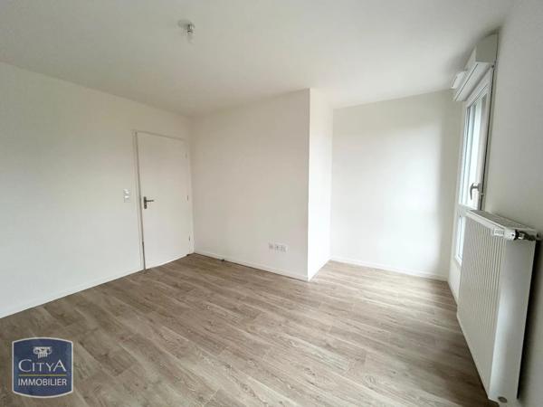 Appartement à louer 2 pièces 48.36m² Valenciennes (59300)