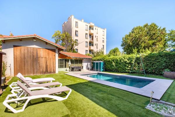 Vente                                                      Maison
                        
                     11 pièces                      185 m2                     à Villeurbanne