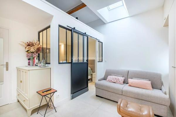 Vente                                                      Maison
                        
                     11 pièces                      185 m2                     à Villeurbanne