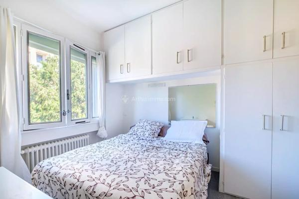 Vente                                                      Maison
                        
                     11 pièces                      185 m2                     à Villeurbanne