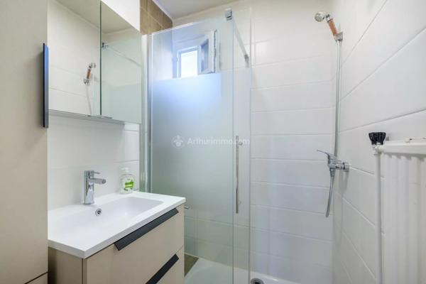 Vente                                                      Maison
                        
                     11 pièces                      185 m2                     à Villeurbanne