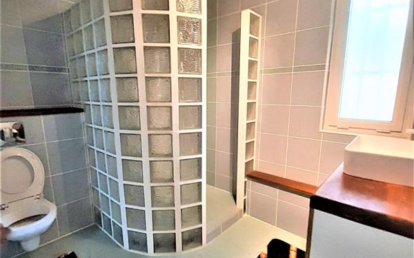 Appartement à louer    3 pièces •  Koungou