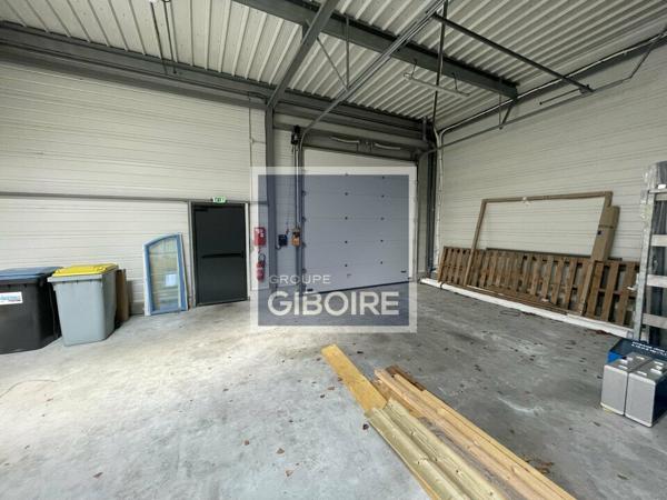 Local d'activites 355 m² à louer CARQUEFOU (réf : 44.018712)
