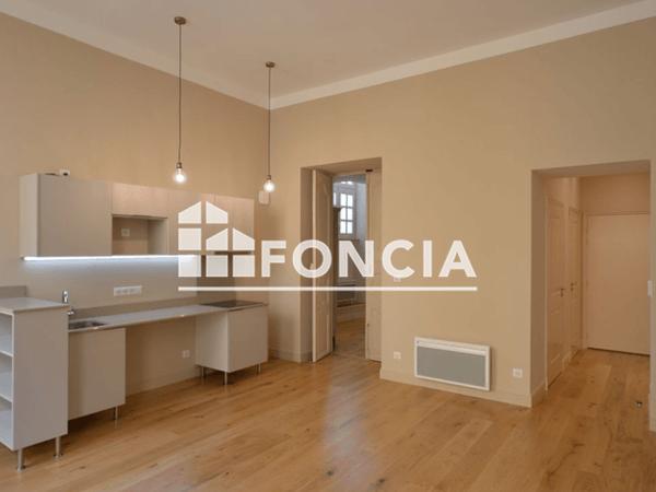 Location Appartement 3 pièces 54.08 m² - 7 RUE FRESQUE Nimes 30000
