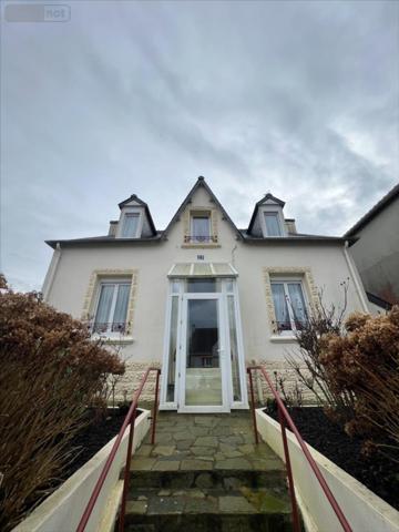 Maison à vendre à Pont-de-Buis-lès-Quimerch dans le Finistère (29590), ref : 29060-1072204