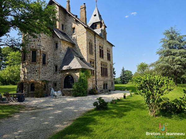 Château néomédival sur 5 ha 23 proche Mayenne
