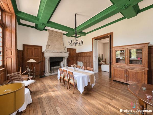 Château néomédival sur 5 ha 23 proche Mayenne