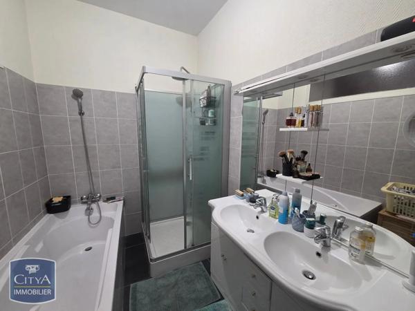 Maison à louer 5 pièces 130.4m² Perrier (63500)