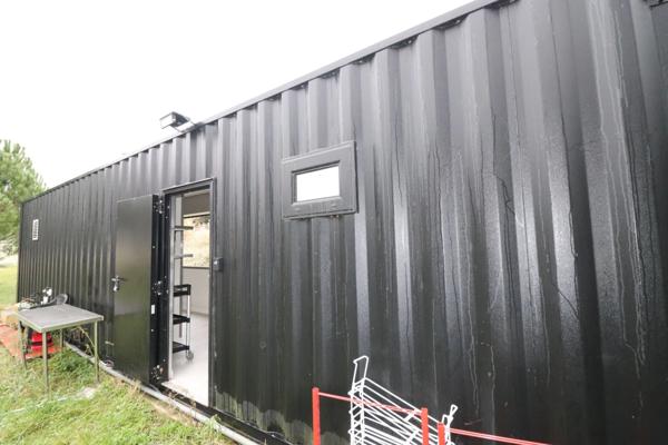 Vente fonds de commerce restaurant avec container entierement équipé neuf sur terrasse de 80 places