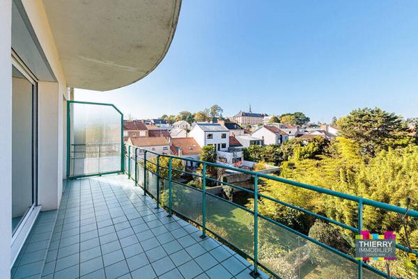 Appartement 4 pièces                                        - 44000 Nantes - Rond-point de Rennes Réf : 130967