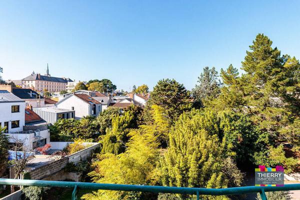 Appartement 4 pièces                                        - 44000 Nantes - Rond-point de Rennes Réf : 130967