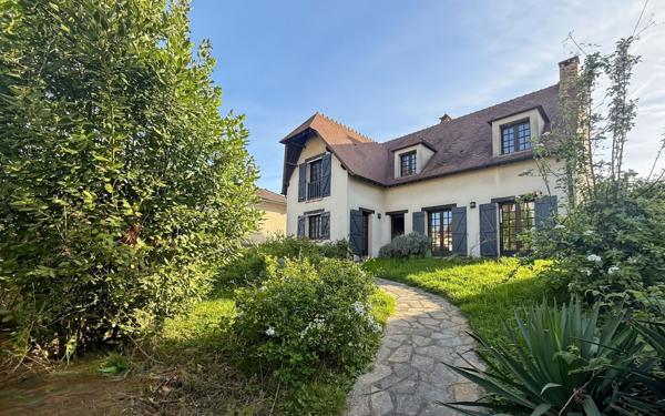 Maison à vendre    7 pièces • 185 m2 Argenteuil