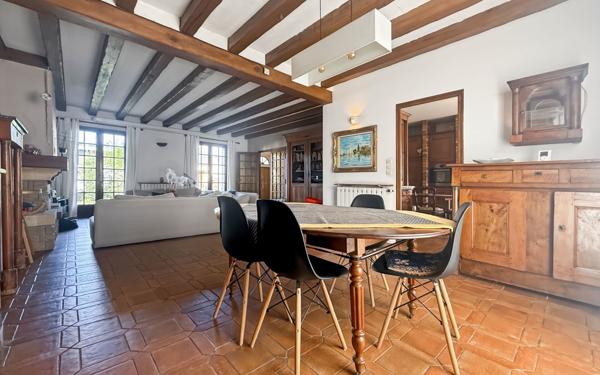 Maison à vendre    7 pièces • 185 m2 Argenteuil