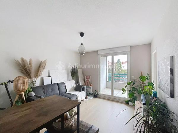 Location                                                      Appartement
                        
                     2 pièces                      30 m2                     à Clermont-Ferrand