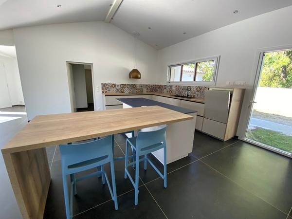 MAISON DE PLAIN PIED-  CHAURAY - 205m2