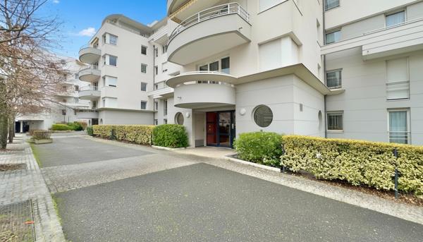 APPARTEMENT 3 PIÈCES ? 61 M² ? VIRY-CHÂTILLON FACE AU LAC - GARE RER À 10 MIN