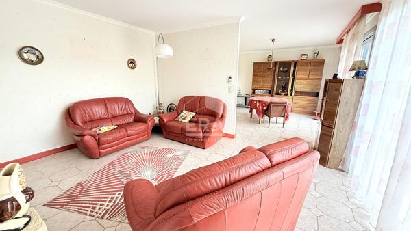 Maison Saint BERTHEVIN 8 pièce(s) 170 m2