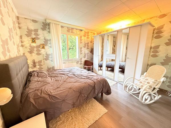 Maison Saint BERTHEVIN 8 pièce(s) 170 m2