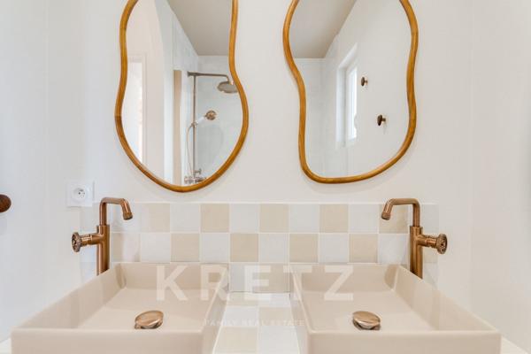 Elegante villa rénovée à pied du village